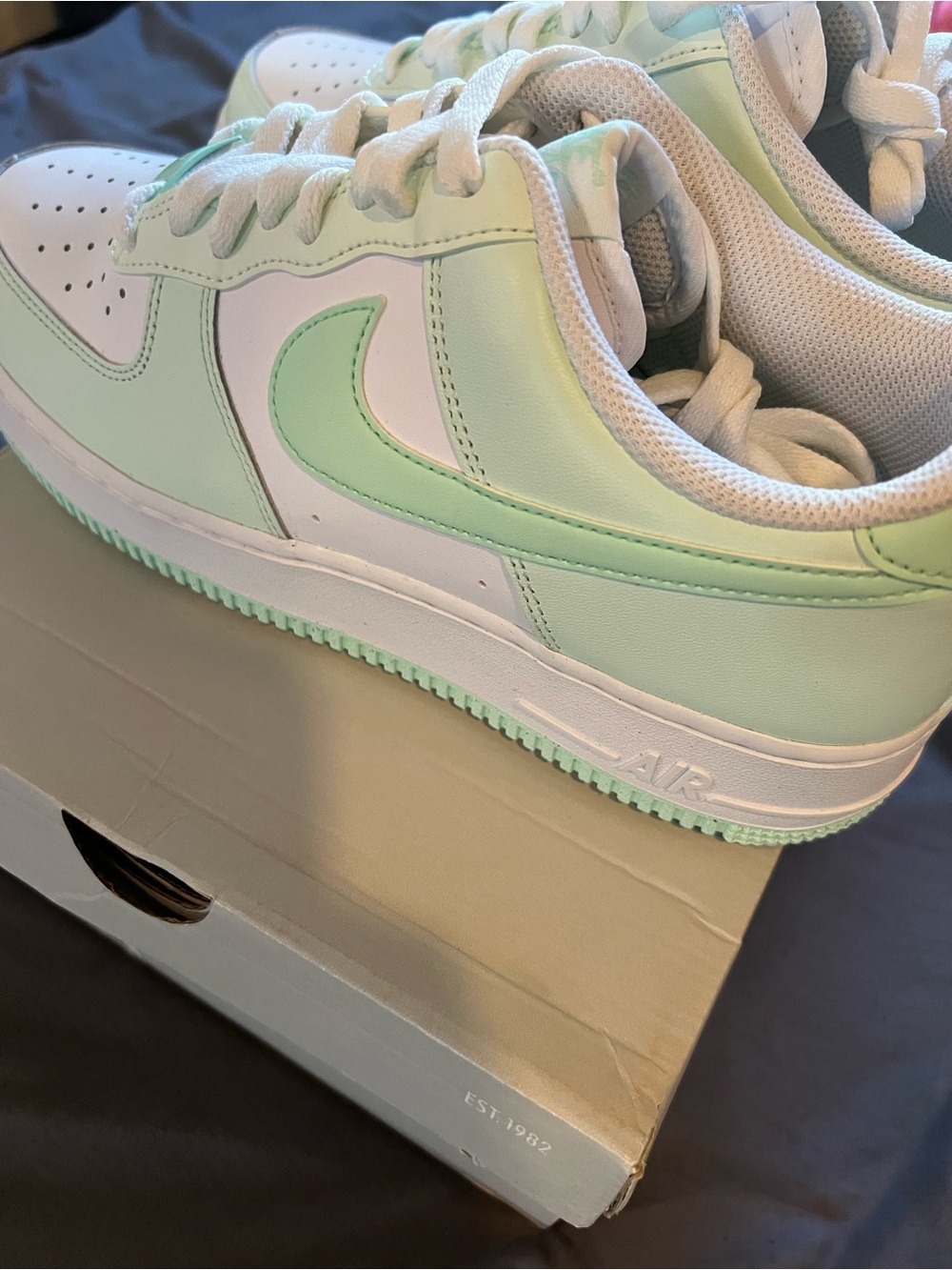 Nike Kids' Low-Top Sneakers in Mint/White